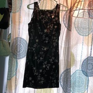 A very pretty prom dress